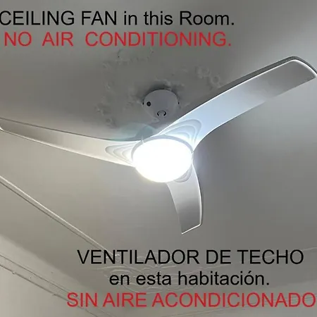 Hostal Lesseps Barcelona Room photo
