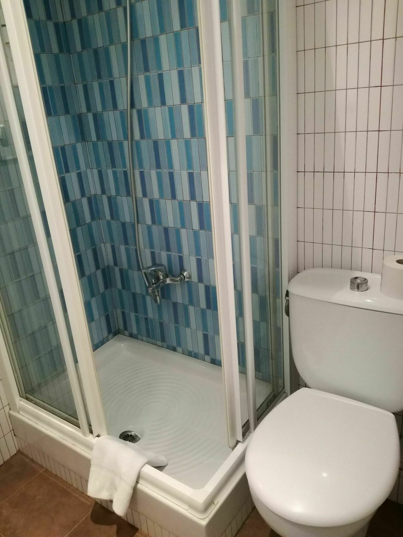 Guest house Lesseps 2*